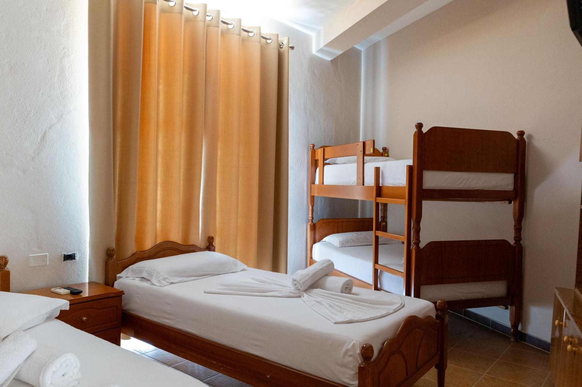House Nika Horizonti Hotel Radhimë Buitenkant foto