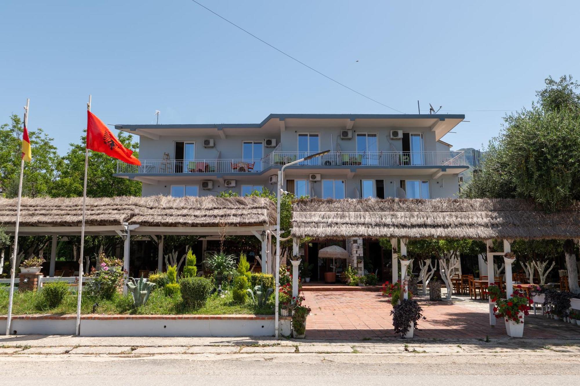 House Nika Horizonti Hotel Radhimë Buitenkant foto