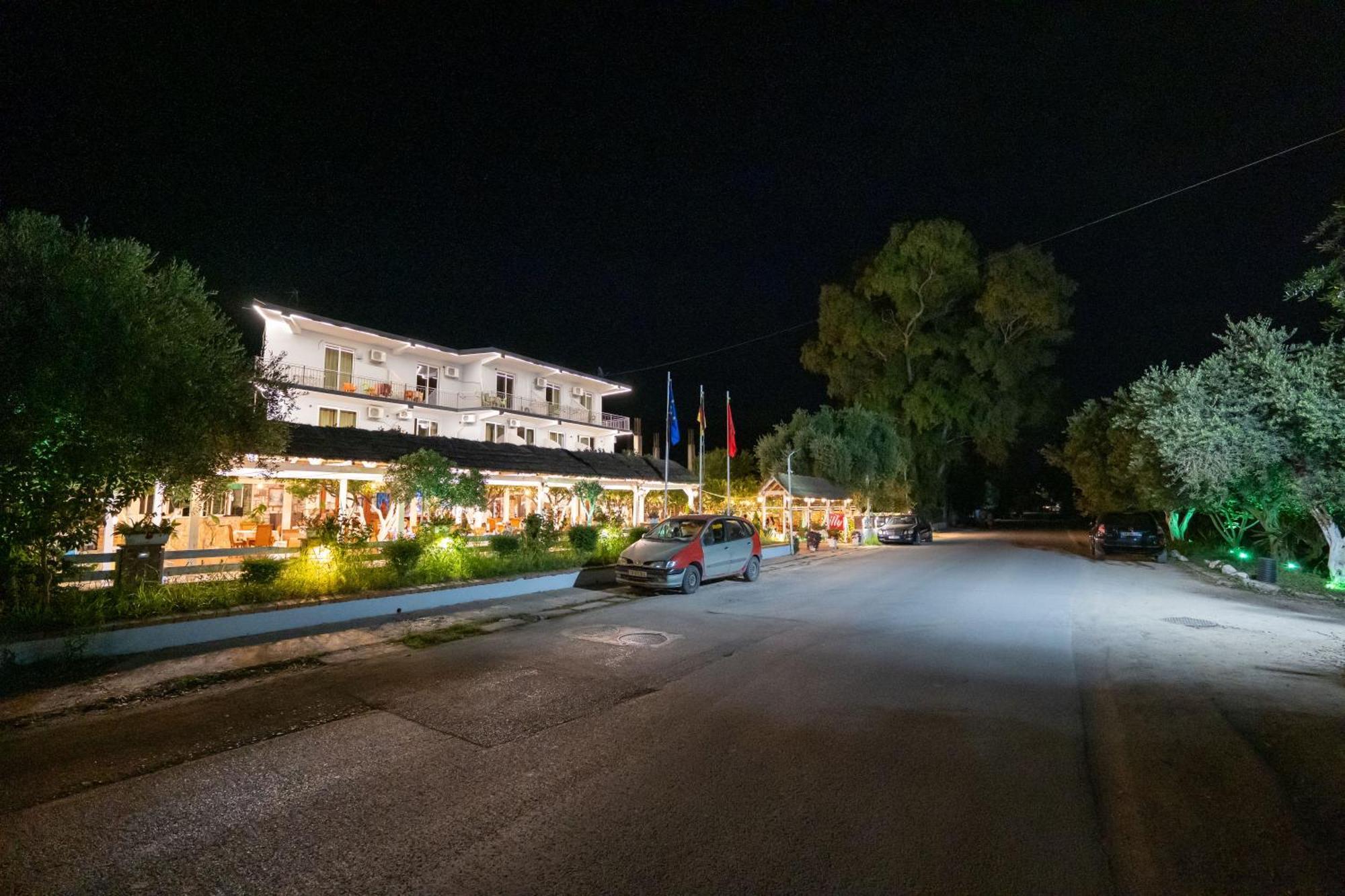 House Nika Horizonti Hotel Radhimë Buitenkant foto
