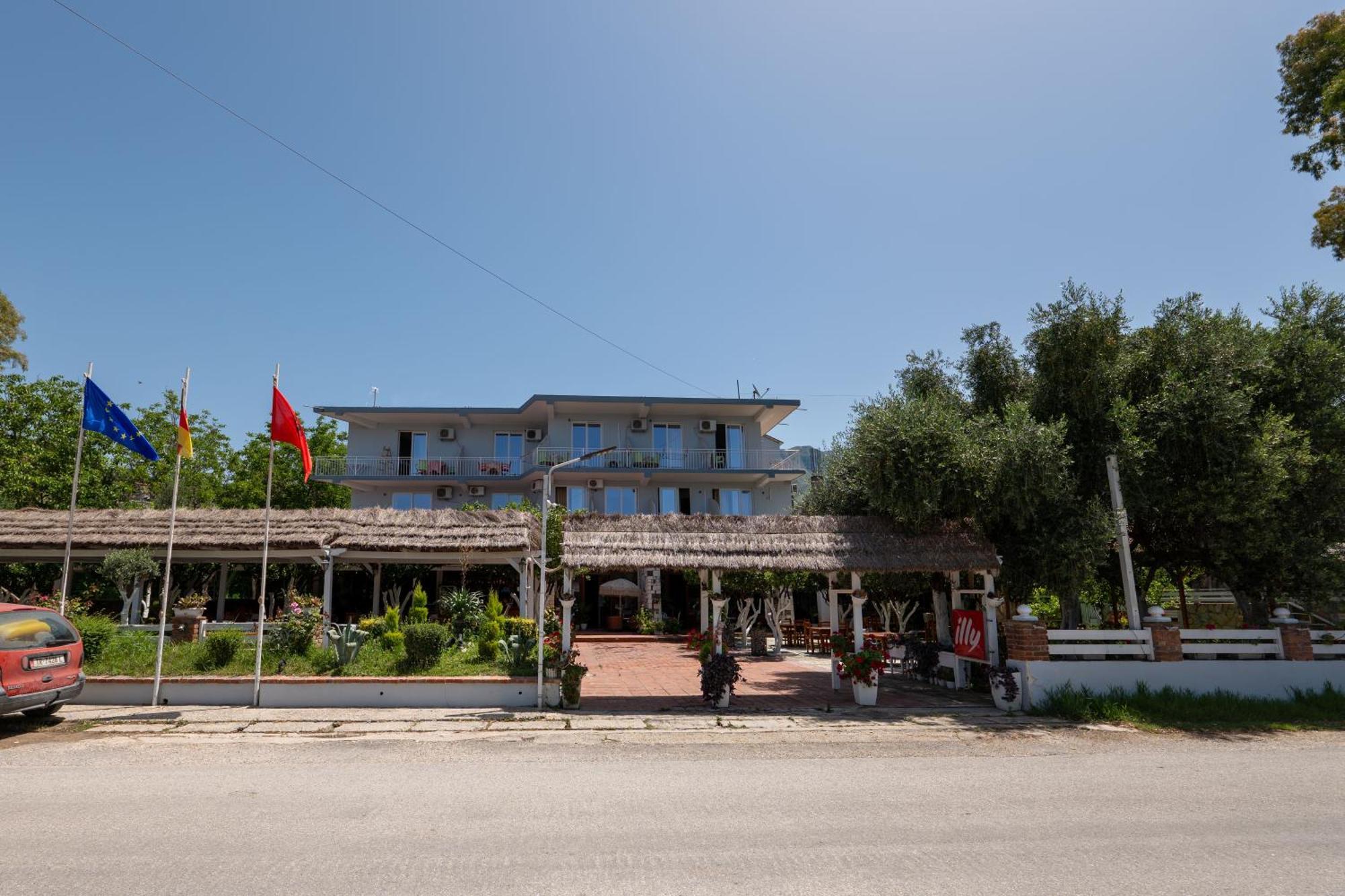 House Nika Horizonti Hotel Radhimë Buitenkant foto