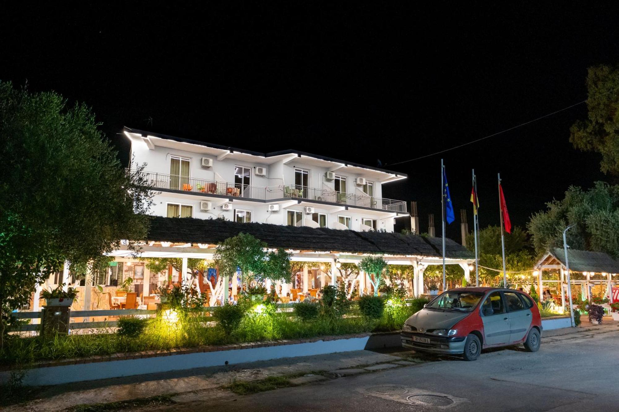 House Nika Horizonti Hotel Radhimë Buitenkant foto