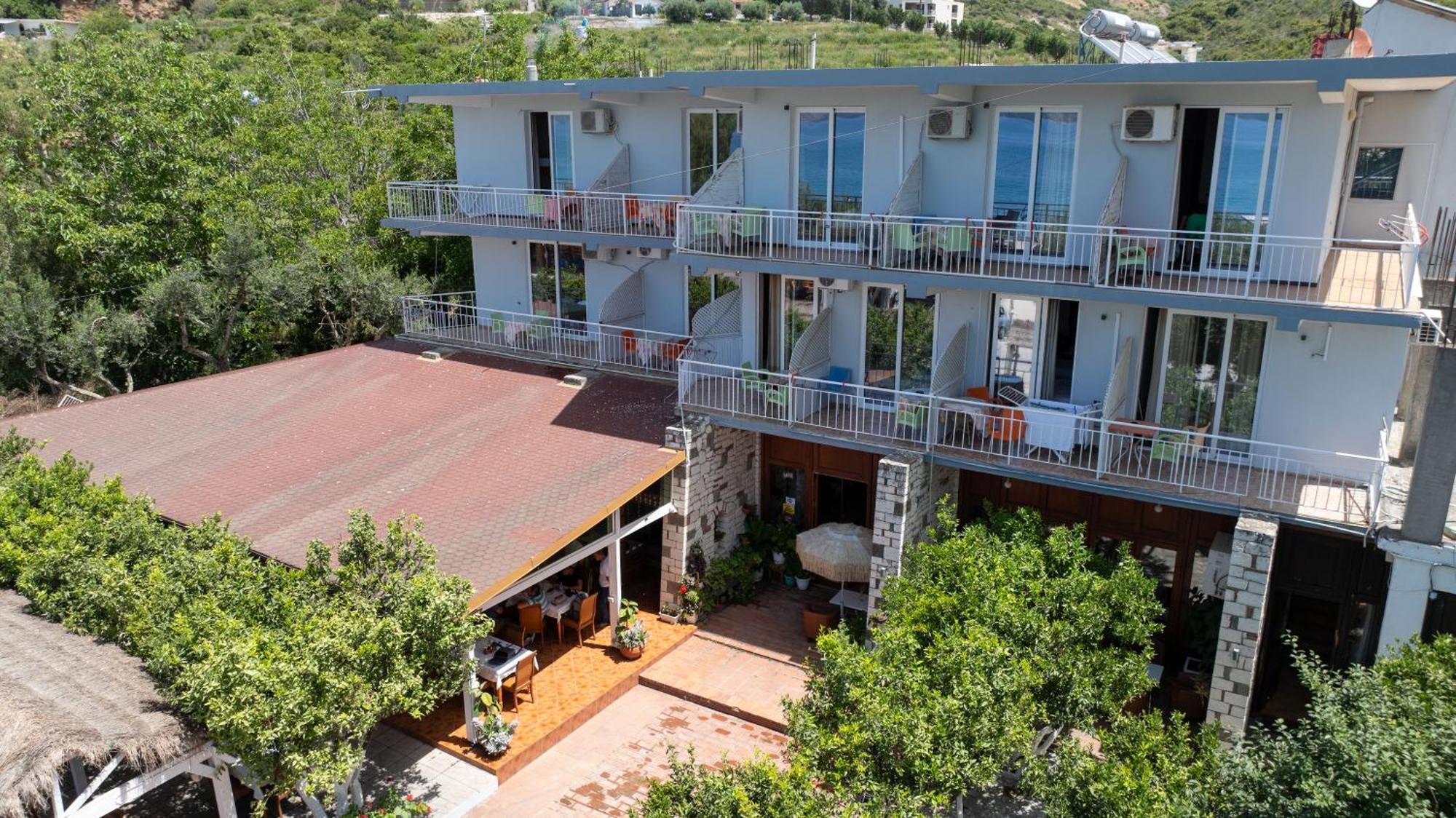 House Nika Horizonti Hotel Radhimë Buitenkant foto